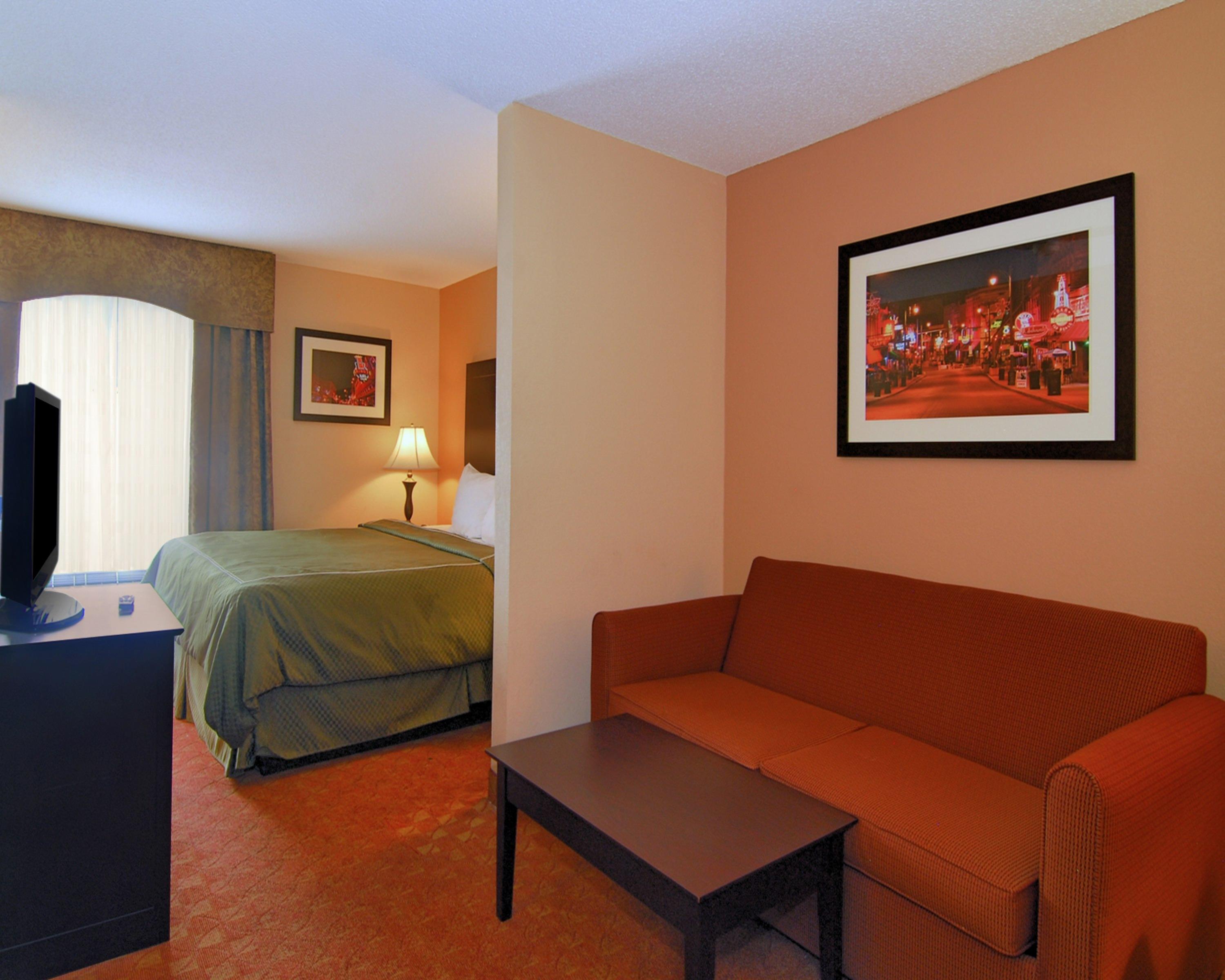 La Quinta Inn & Suites By Wyndham Memphis I-240 Exterior photo