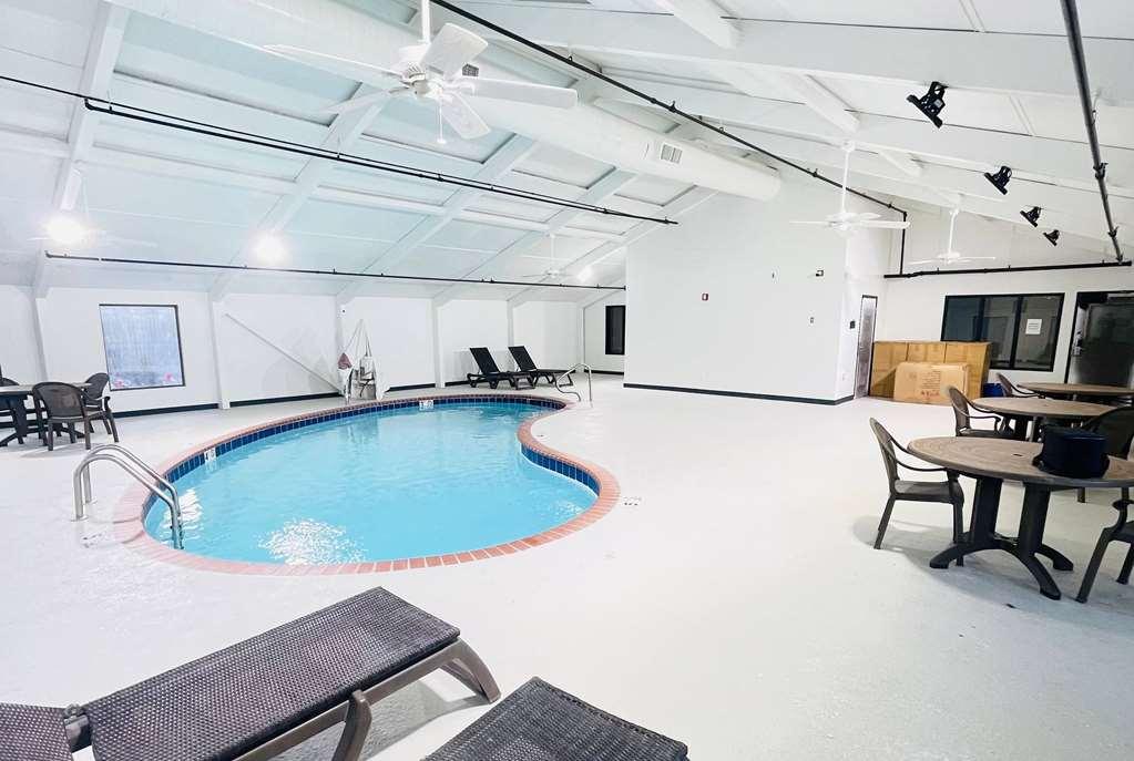 La Quinta Inn & Suites By Wyndham Memphis I-240 Facilities photo
